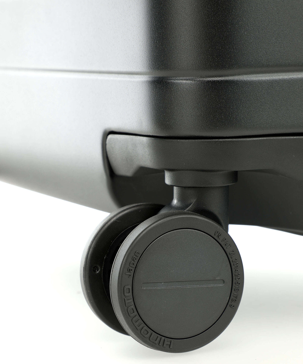 Horizn Studios H6 Essential Spinner (4 wheels) all black