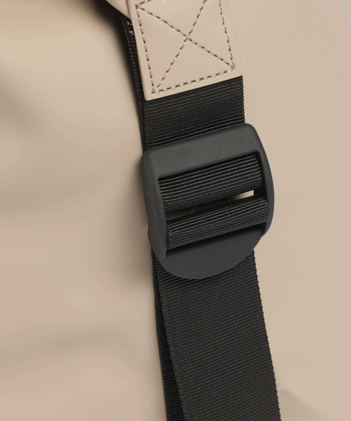 Rains Hilo Weekend bag beige