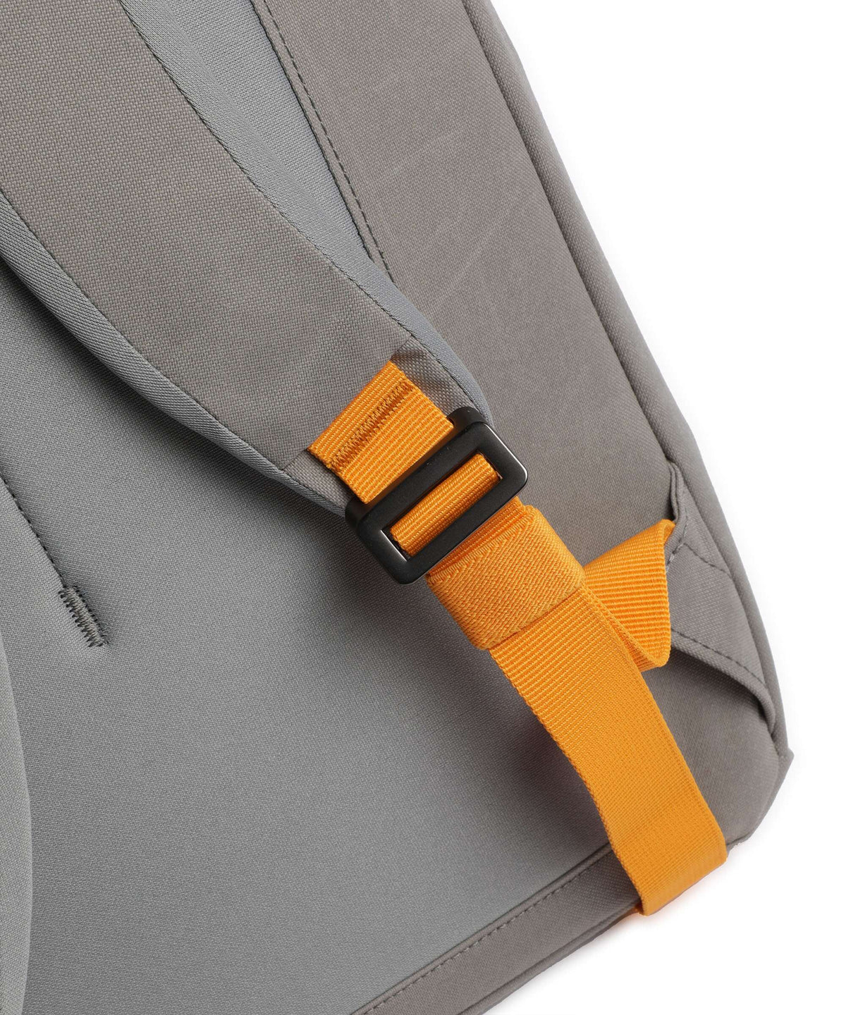 Db Hugger 15L Backpack sand grey