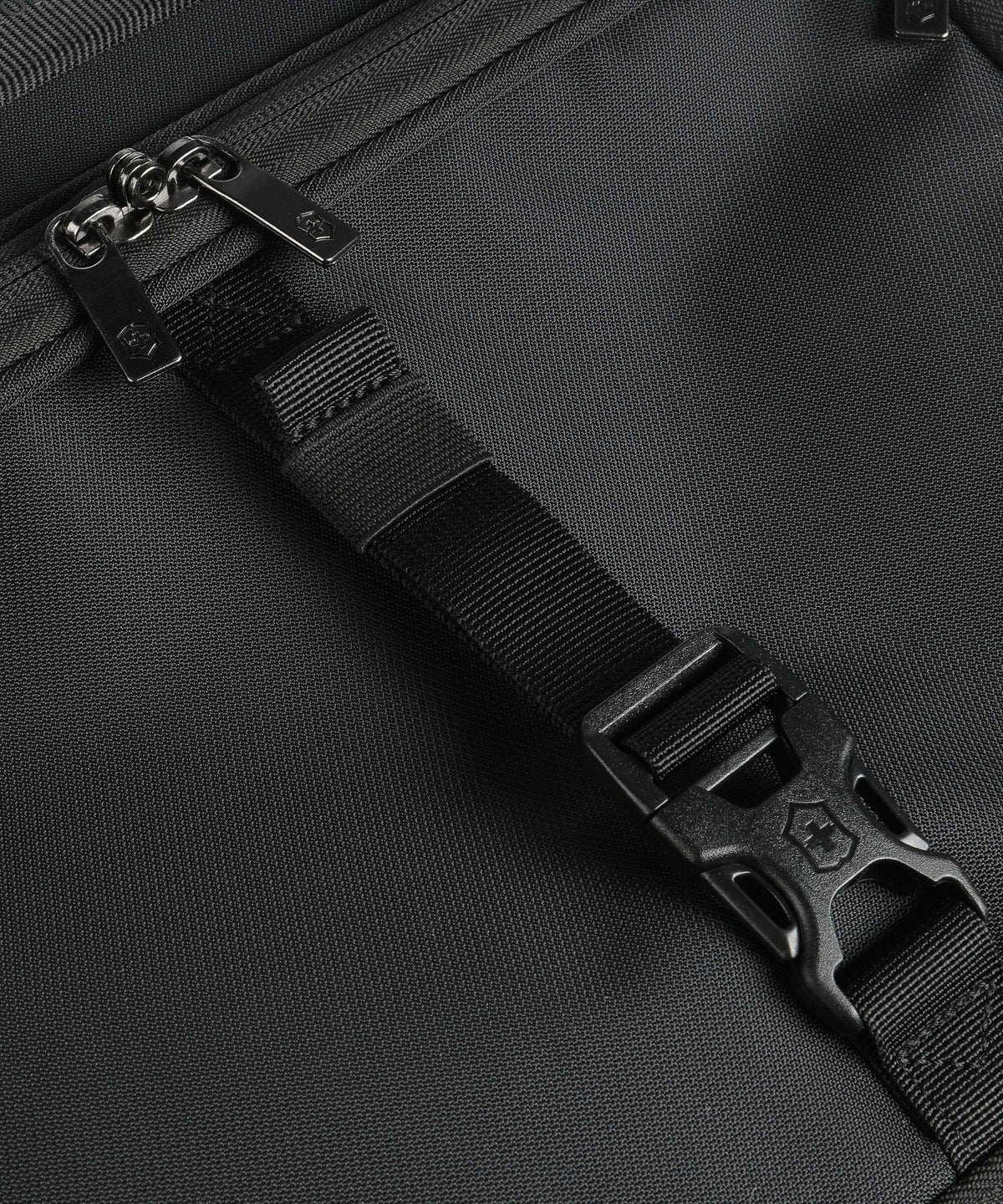 Victorinox Crosslight Travel bag with wheels black