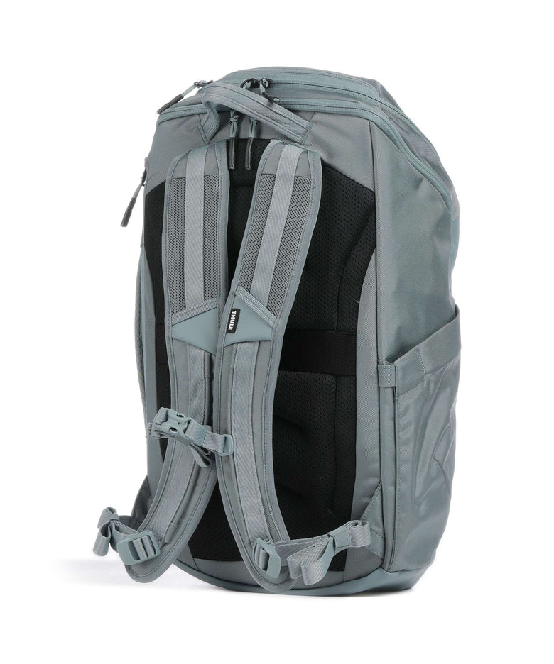 Thule Chasm 26 Backpack pond