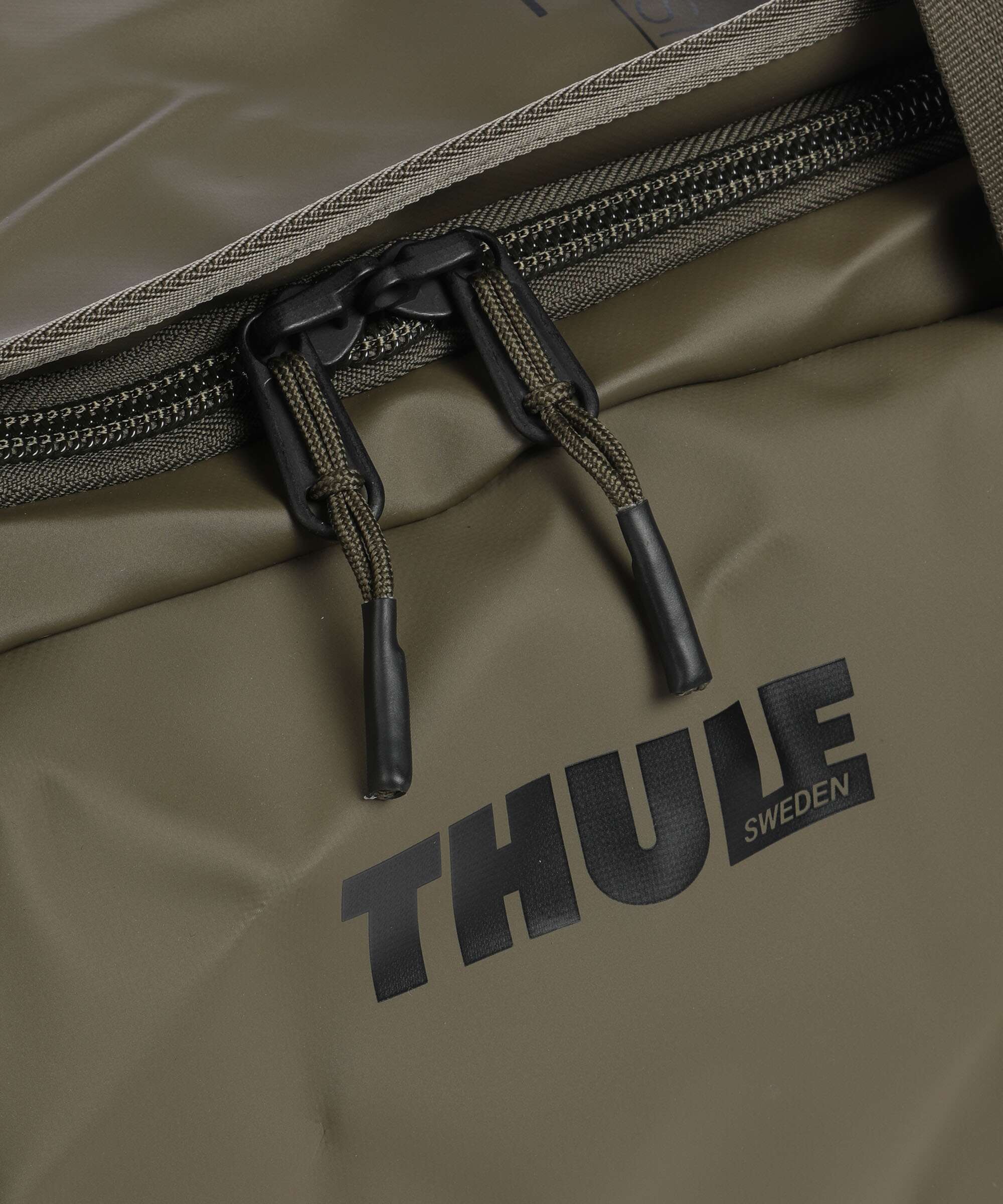 Thule Chasm 40 Weekend bag deep khaki