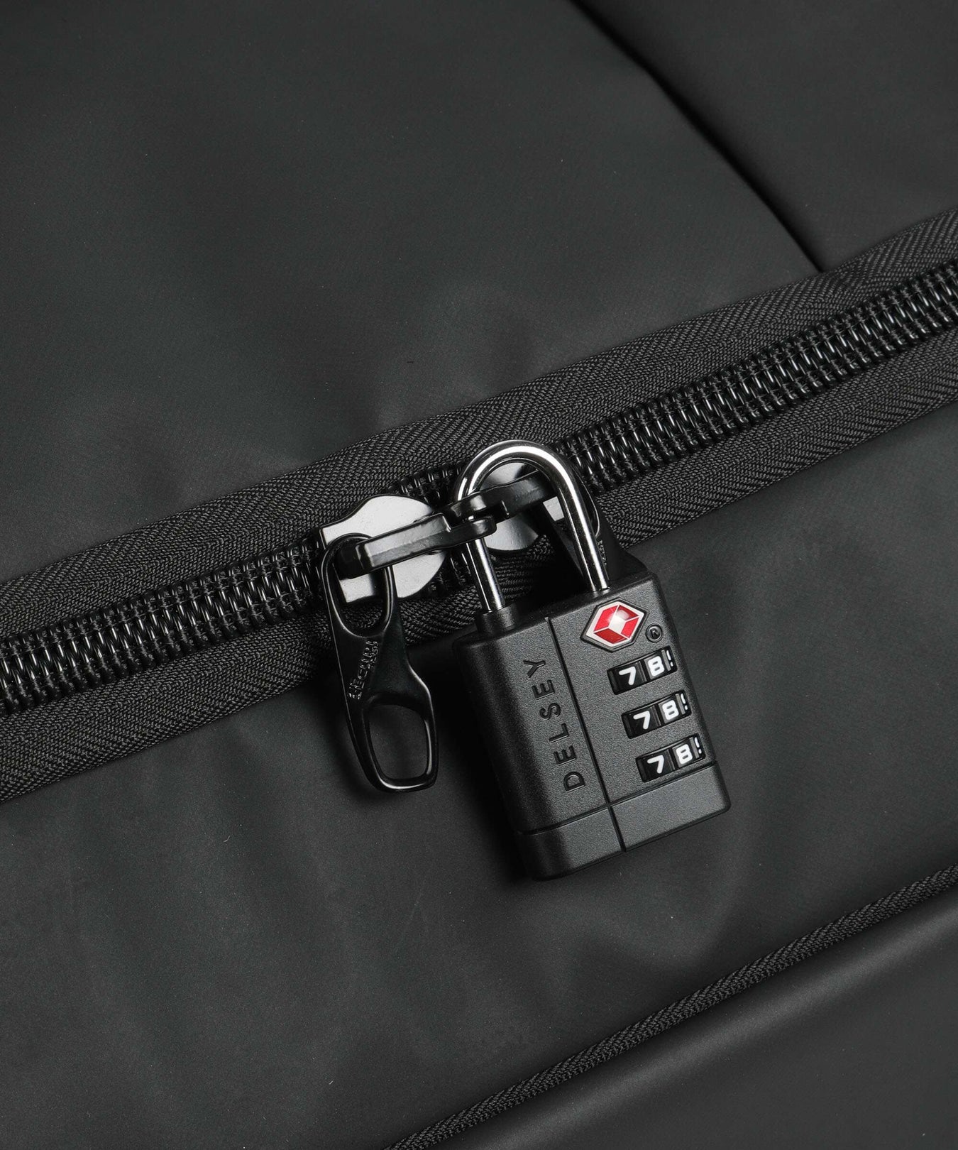 Delsey Paris Aventure Weekend bag schwarz