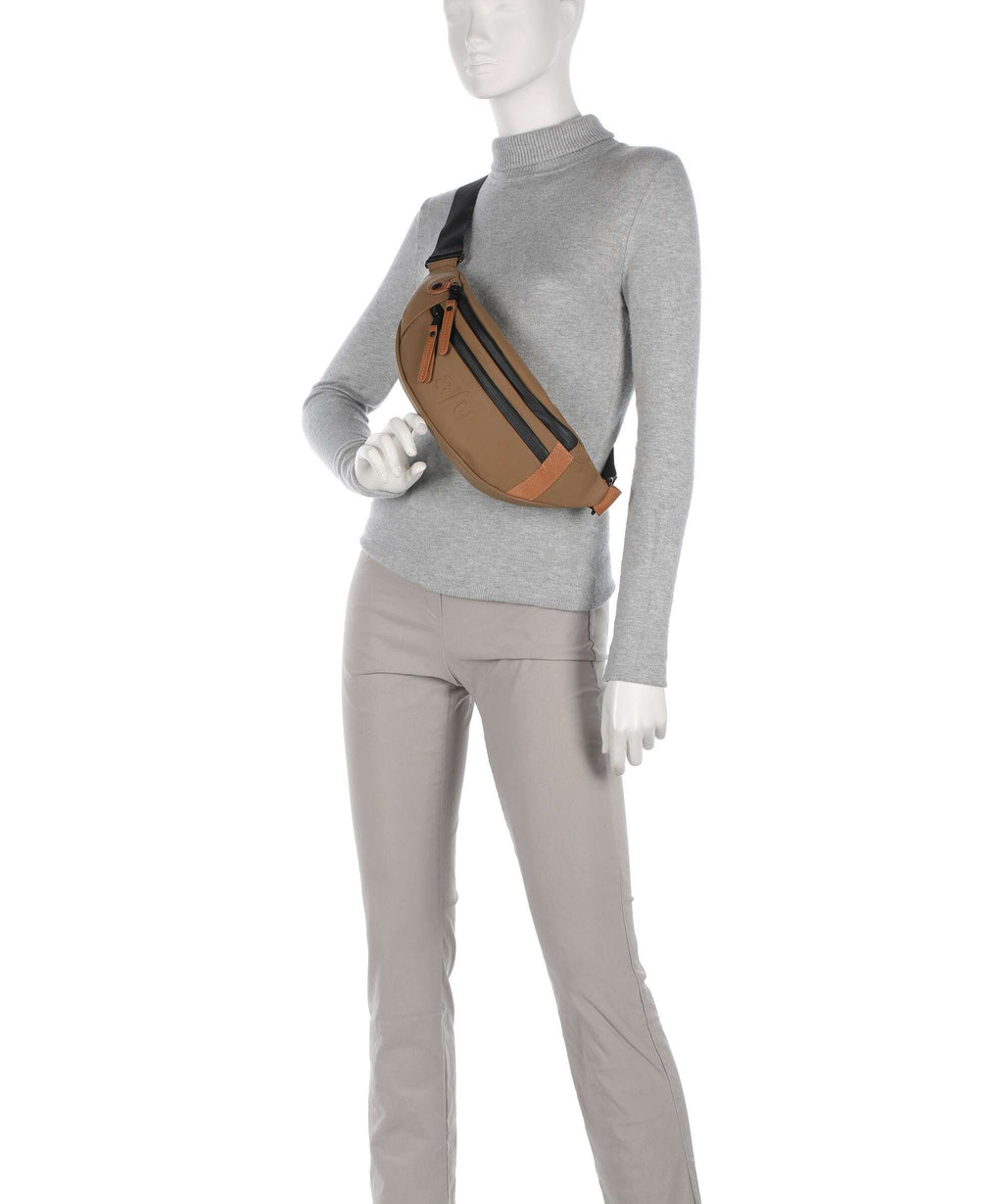 Aunts & Uncles Japan Ichikawa Fanny pack tapir