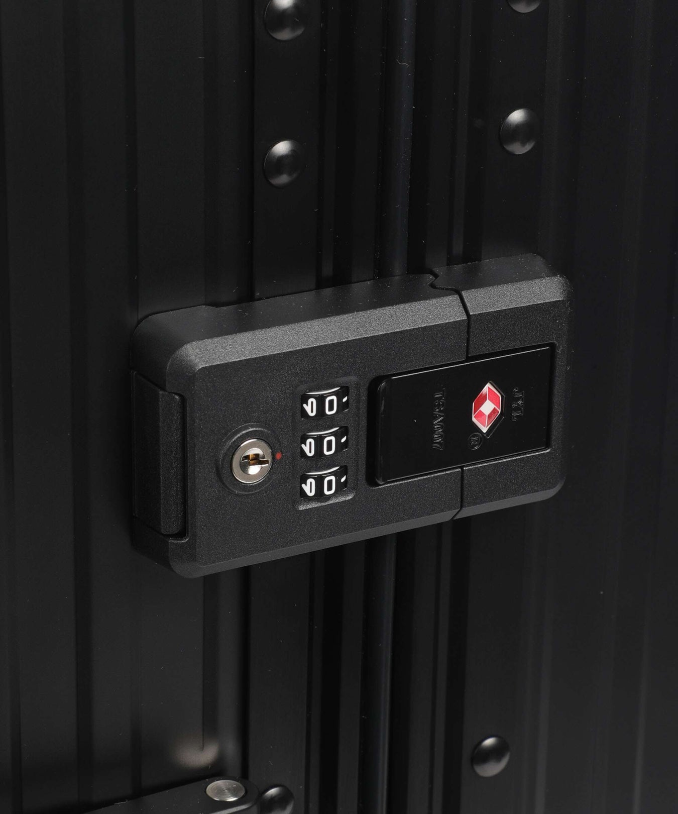 Aleon Classic 21 Domestic Spinner (4 wheels) onyx