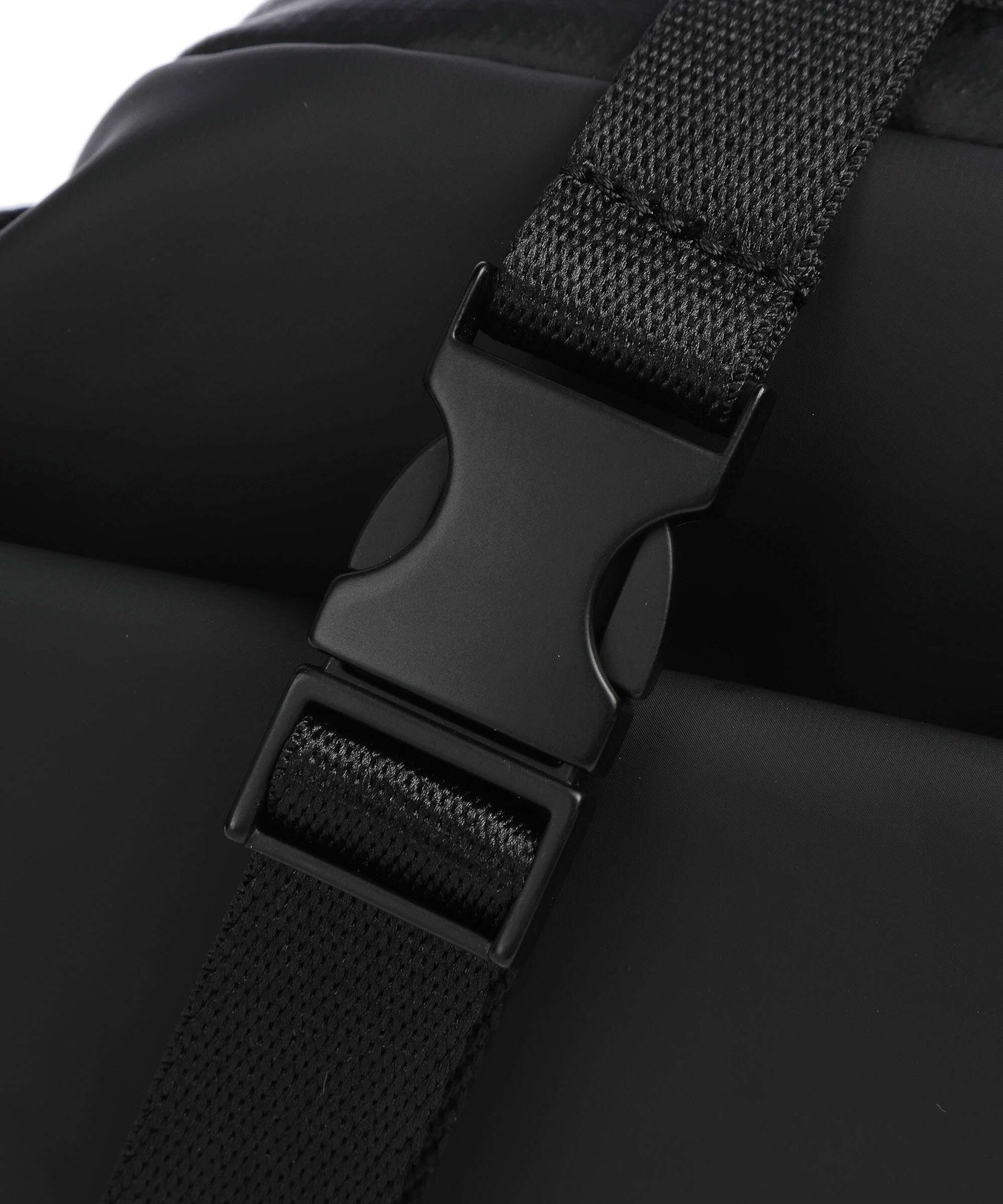 Côte&Ciel Smooth Isarau Small Fanny pack black