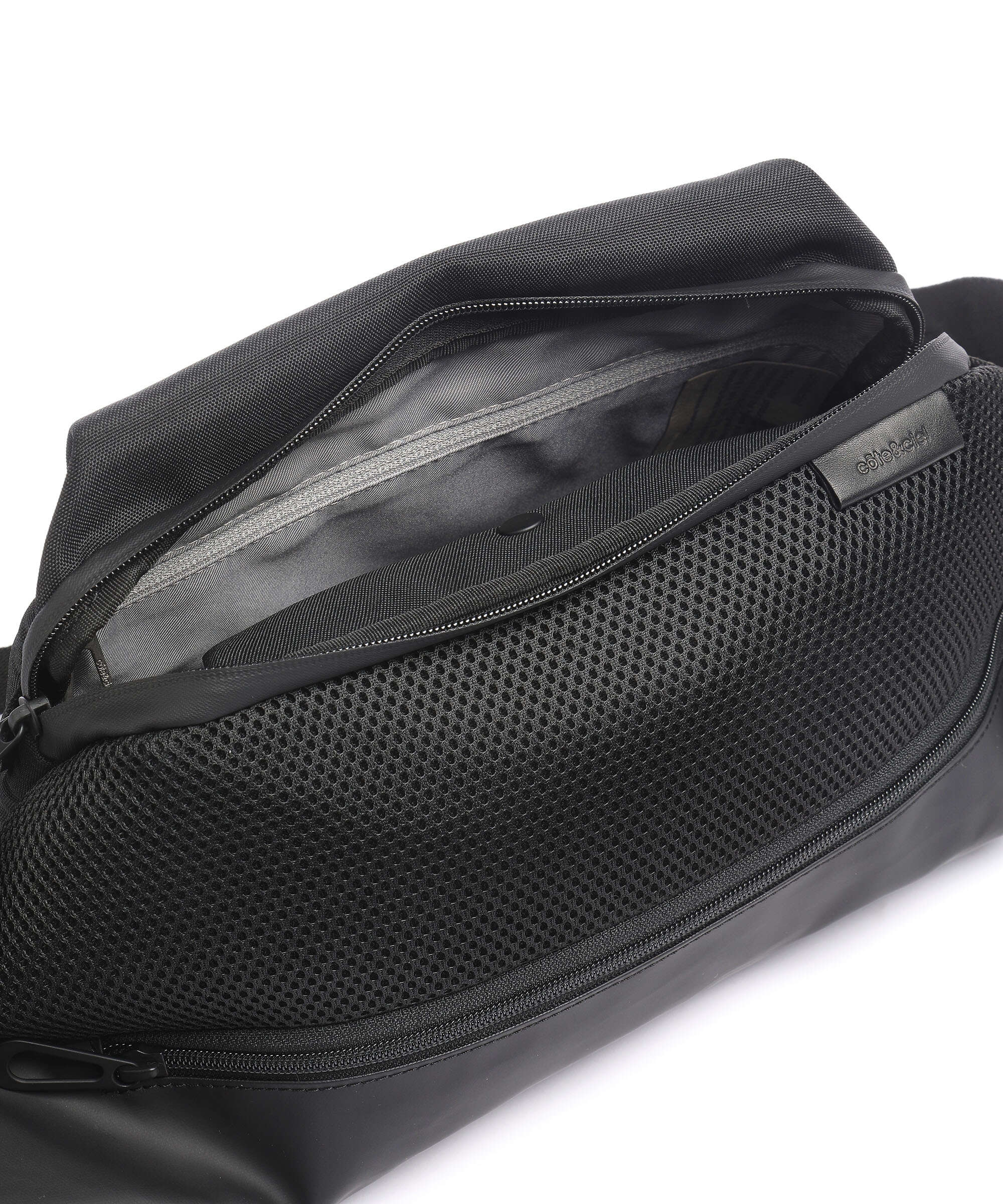 Côte&Ciel Isarau Belt bag black