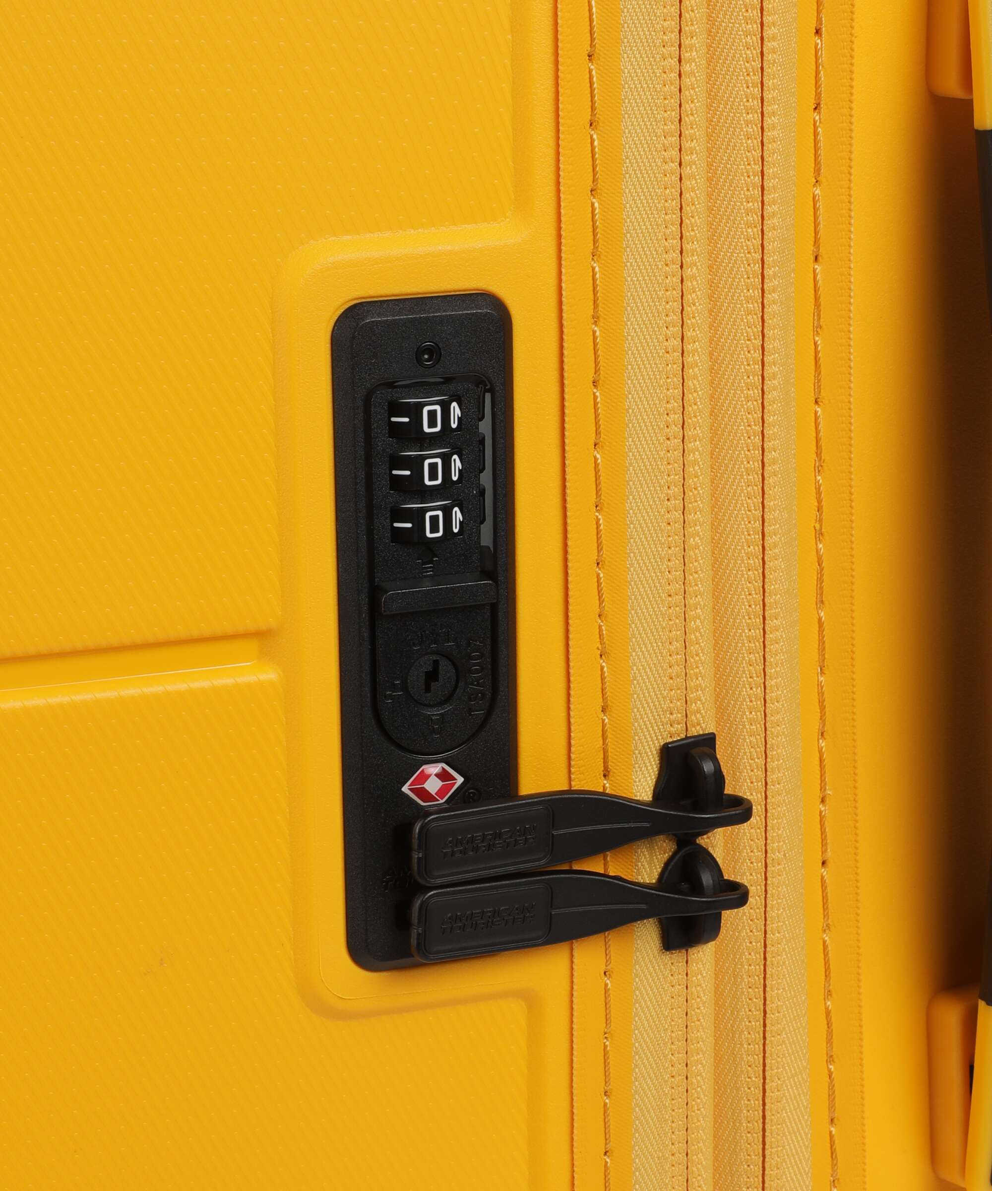 American Tourister Dashpop Spinner (4 wheels) golden yellow