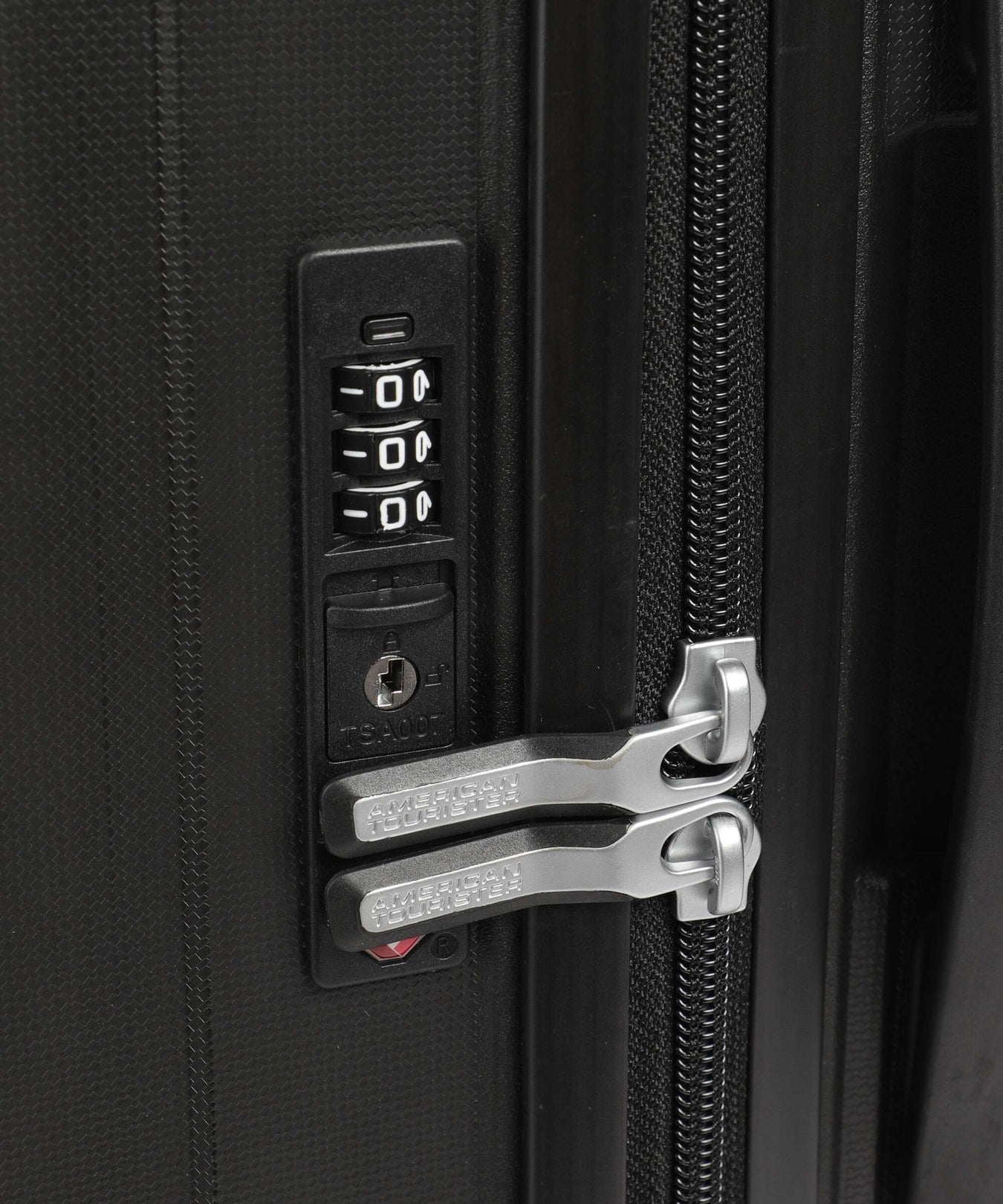 American Tourister Rejoy Spinner (4 wheels) true black