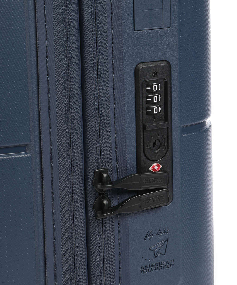 American Tourister Dashpop Disney Spinner (4 wheels) captian america shield