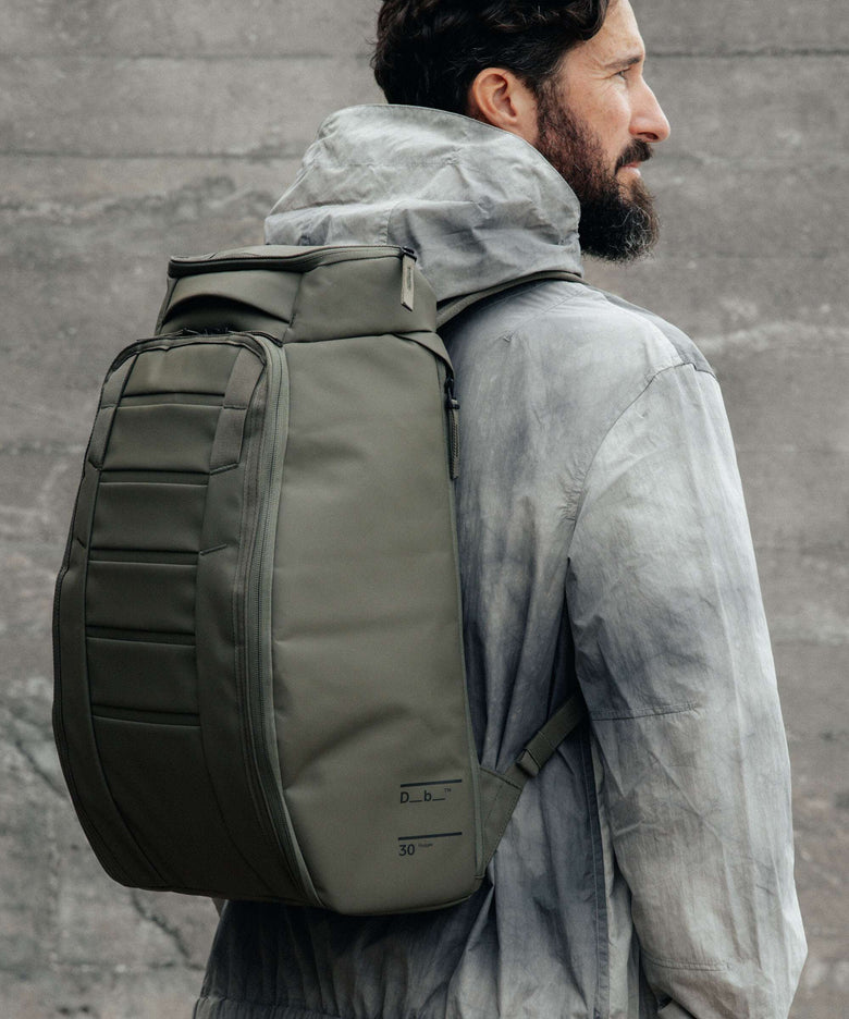 Db Hugger 30 Backpack oatmilk
