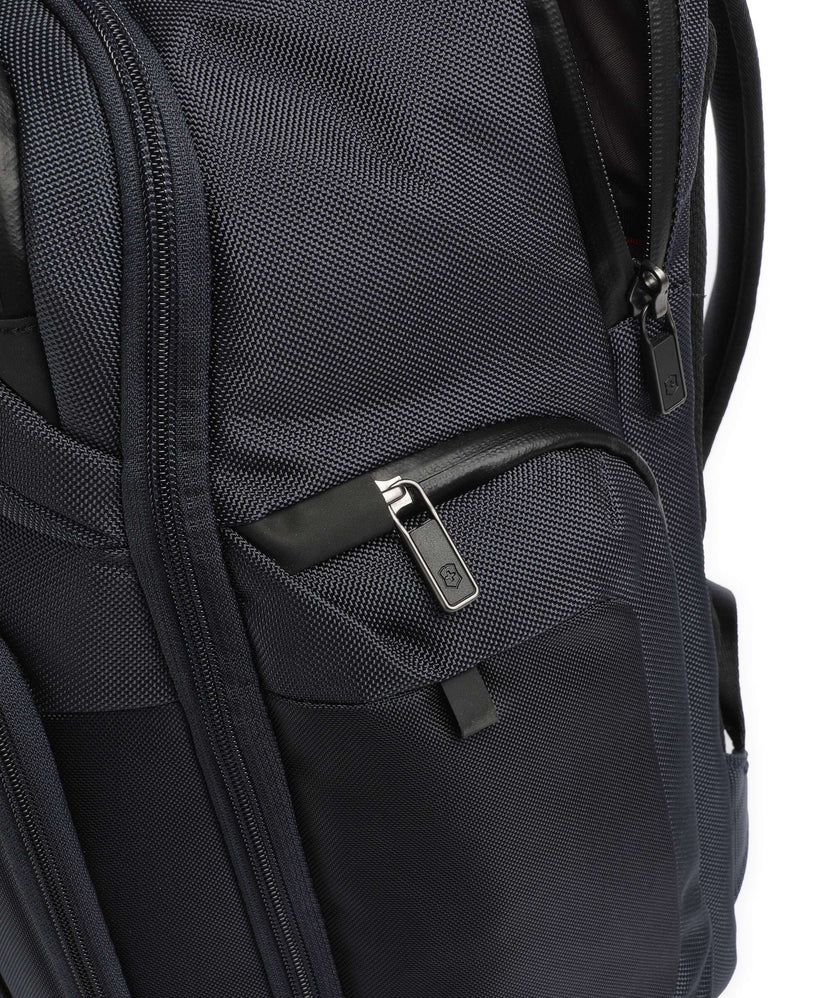 Victorinox Werks Traveler 7.0 Deluxe Backpack navy blue