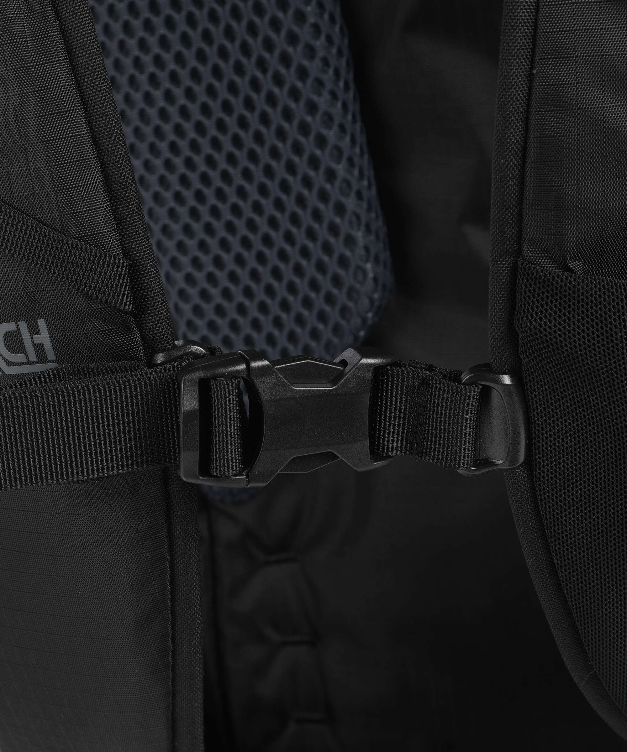 Bach Molecule 30 L Hiking backpack black