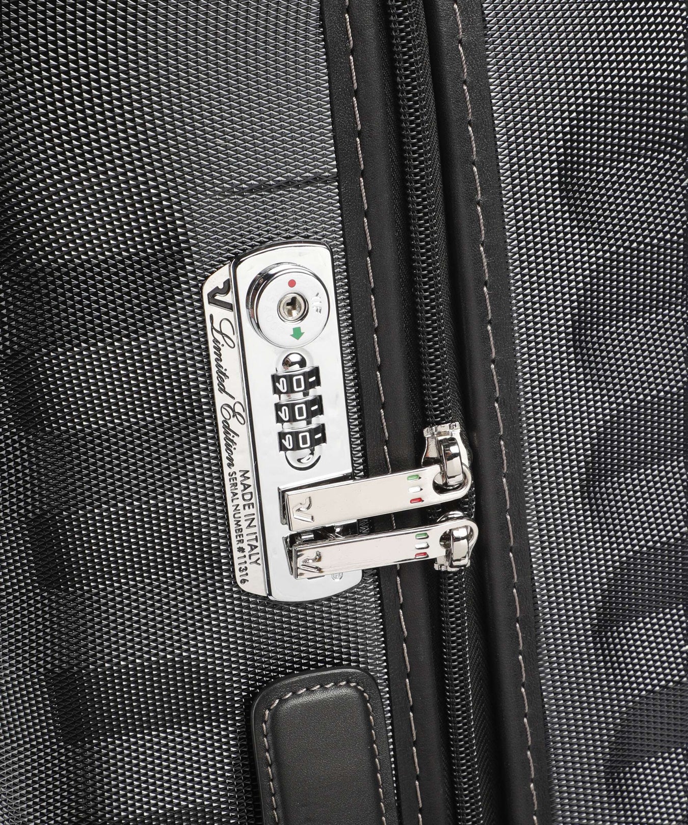 Roncato E-Lite Spinner (4 wheels) black