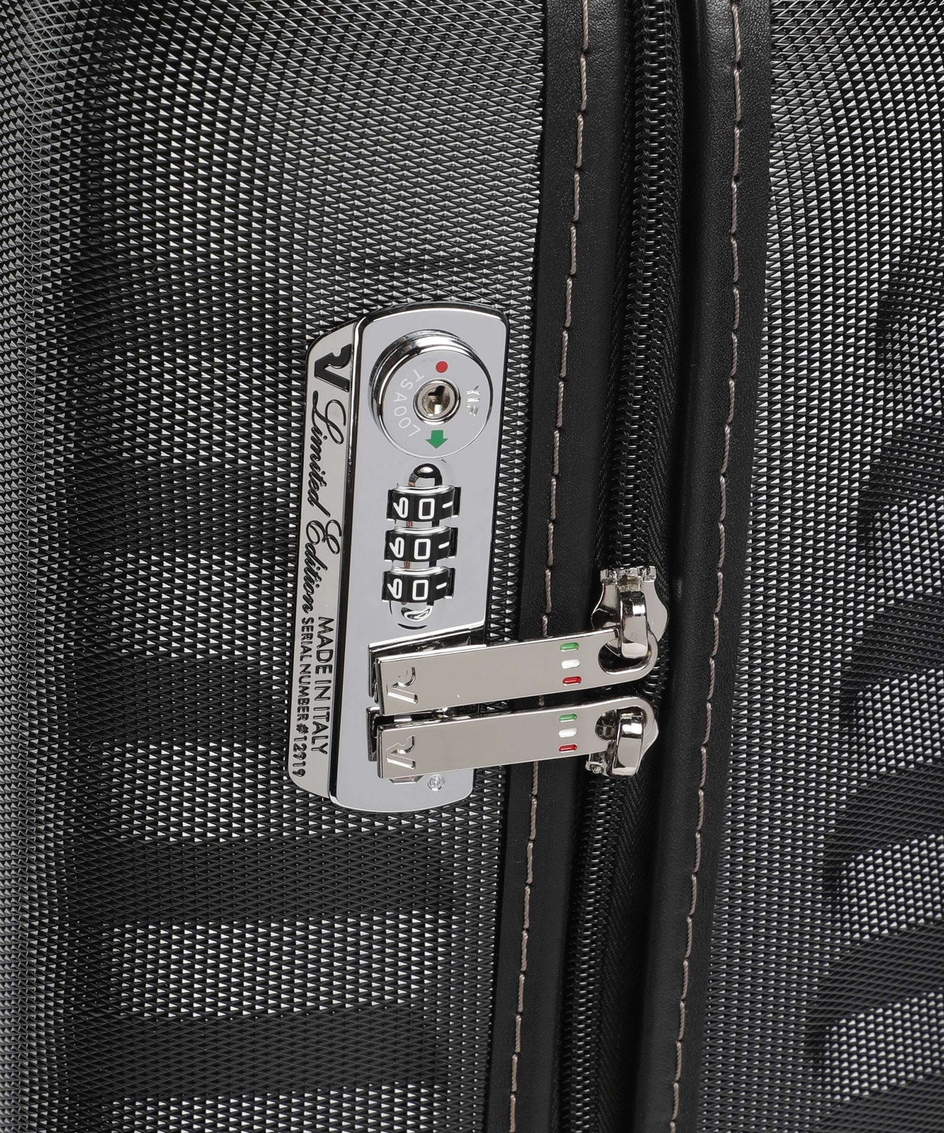 Roncato E-Lite Spinner (4 wheels) black