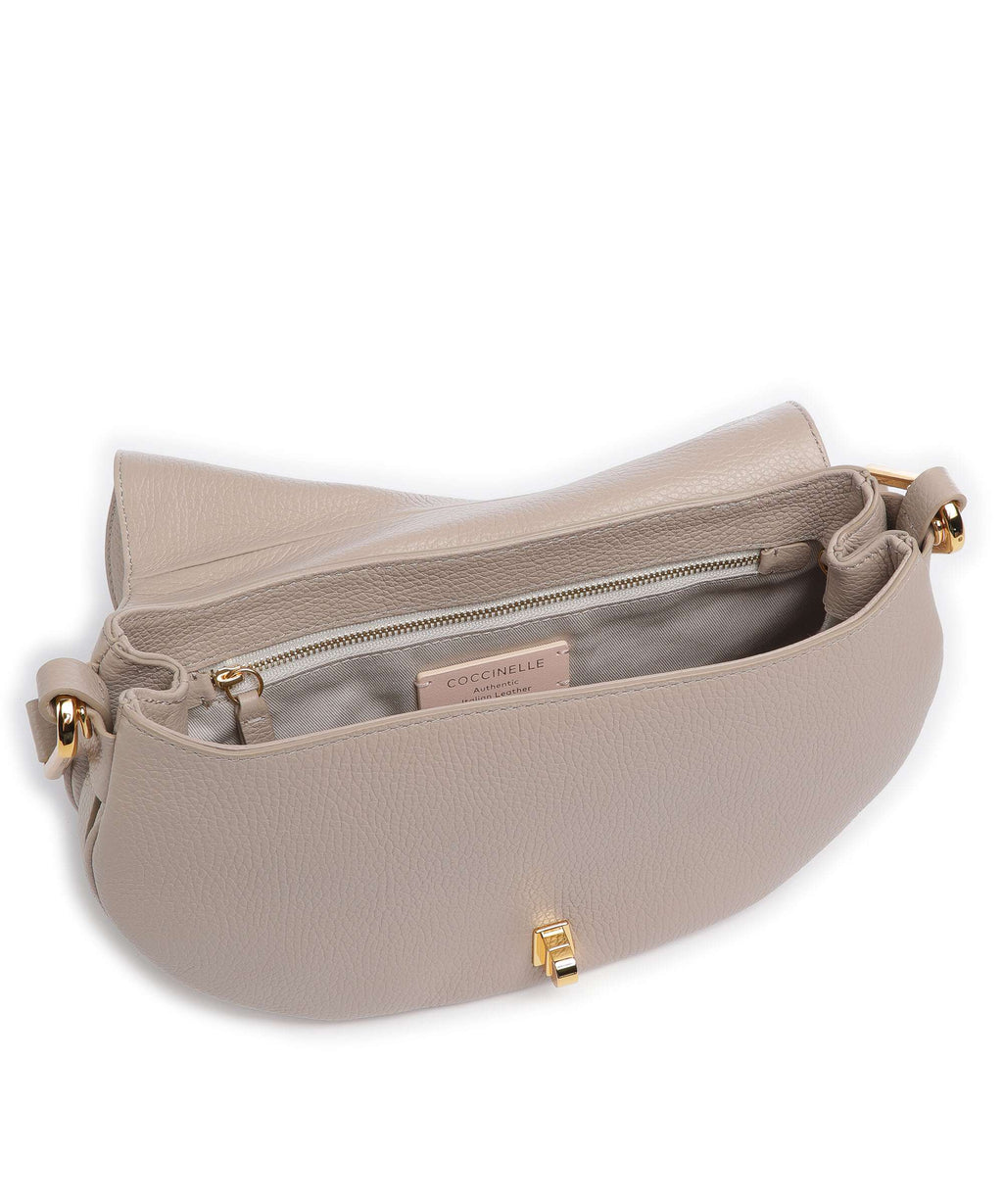 Coccinelle Magie Soft Shoulder bag powder pink