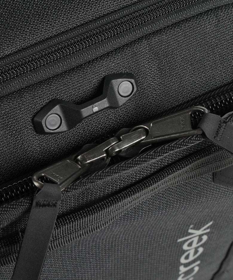 Eagle Creek Gear Warrior Carry On Spinner (4 wheels) black