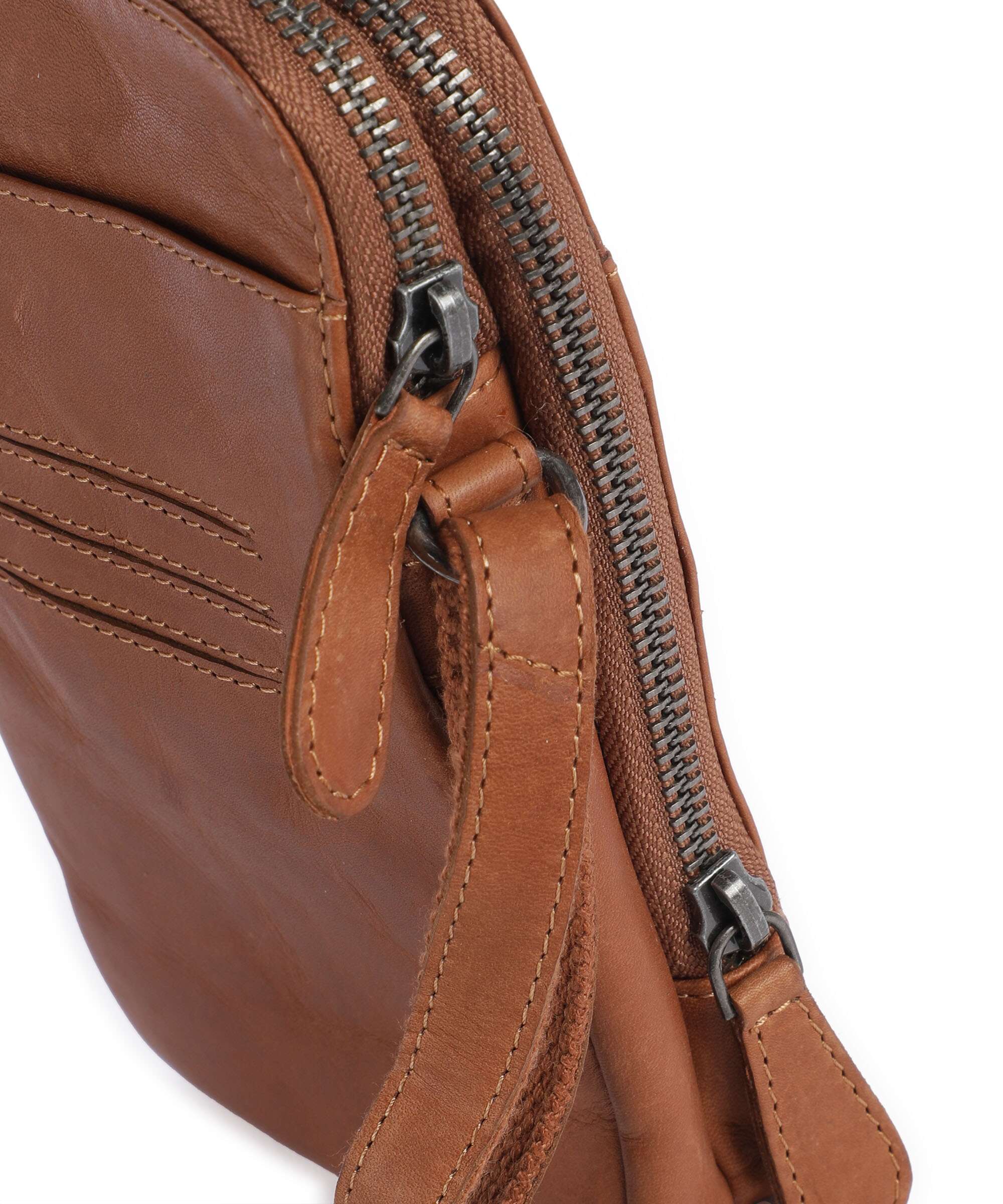 The Chesterfield Brand Wax Pull Up Cow Alesund Phone bag cognac