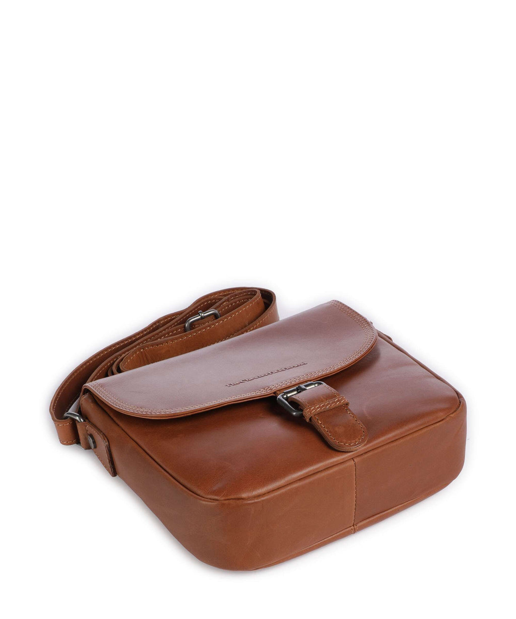 The Chesterfield Brand Wax Pull Up Cow Lucian Crossbody bag cognac