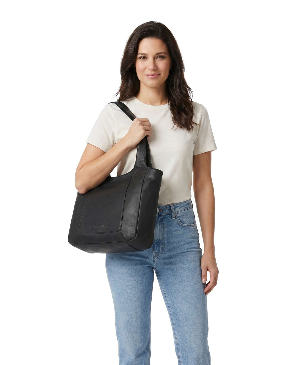 The Chesterfield Brand Wax Pull Up Cow Tofino Tote bag black