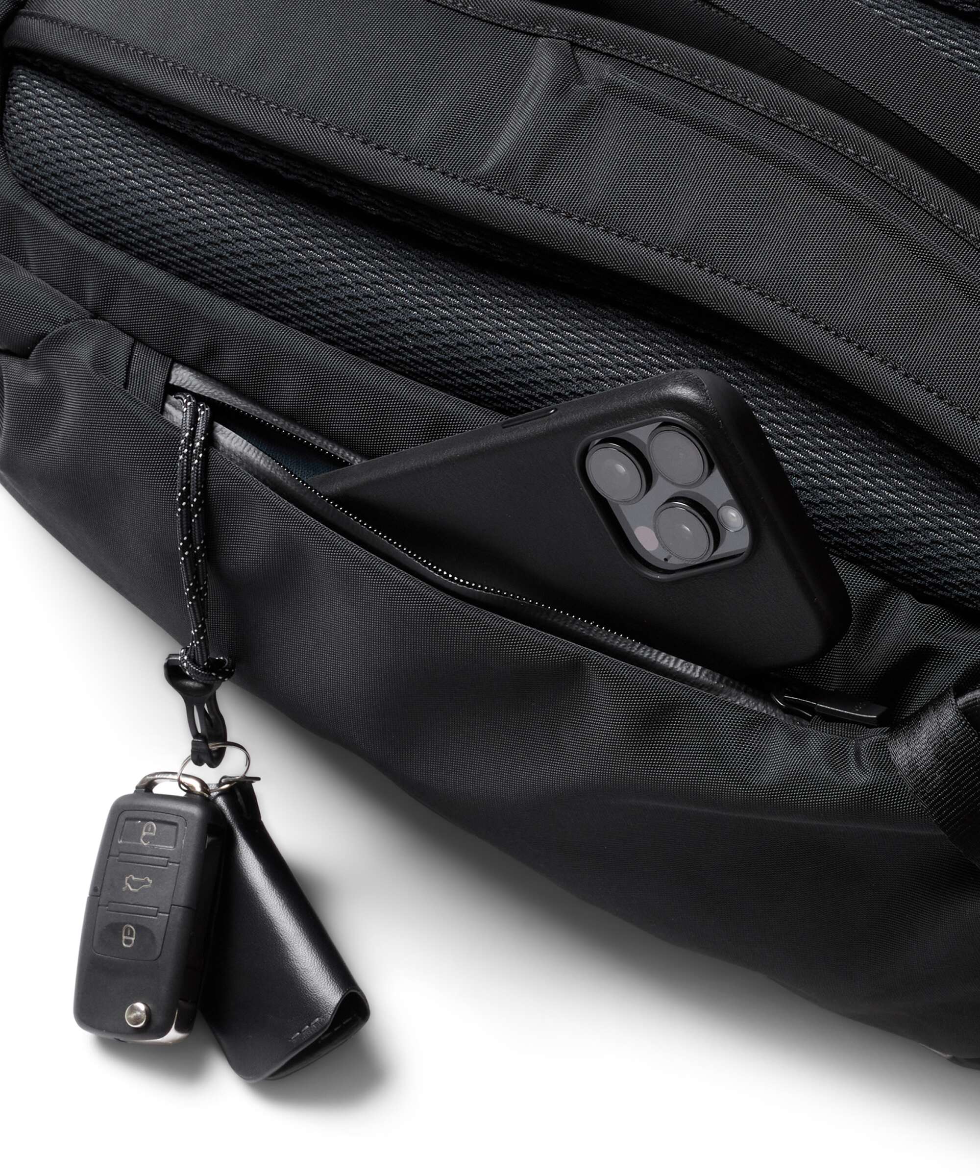 Bellroy Transit 22 Pro Backpack black